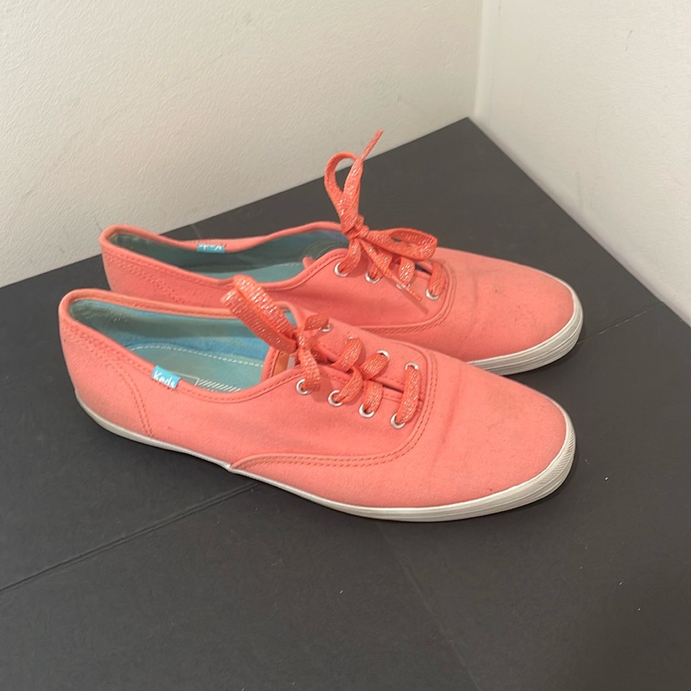 Coral/pink keds